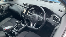 Nissan Qashqai 1.6 DiG-T N-Connecta 5dr Petrol Hatchback